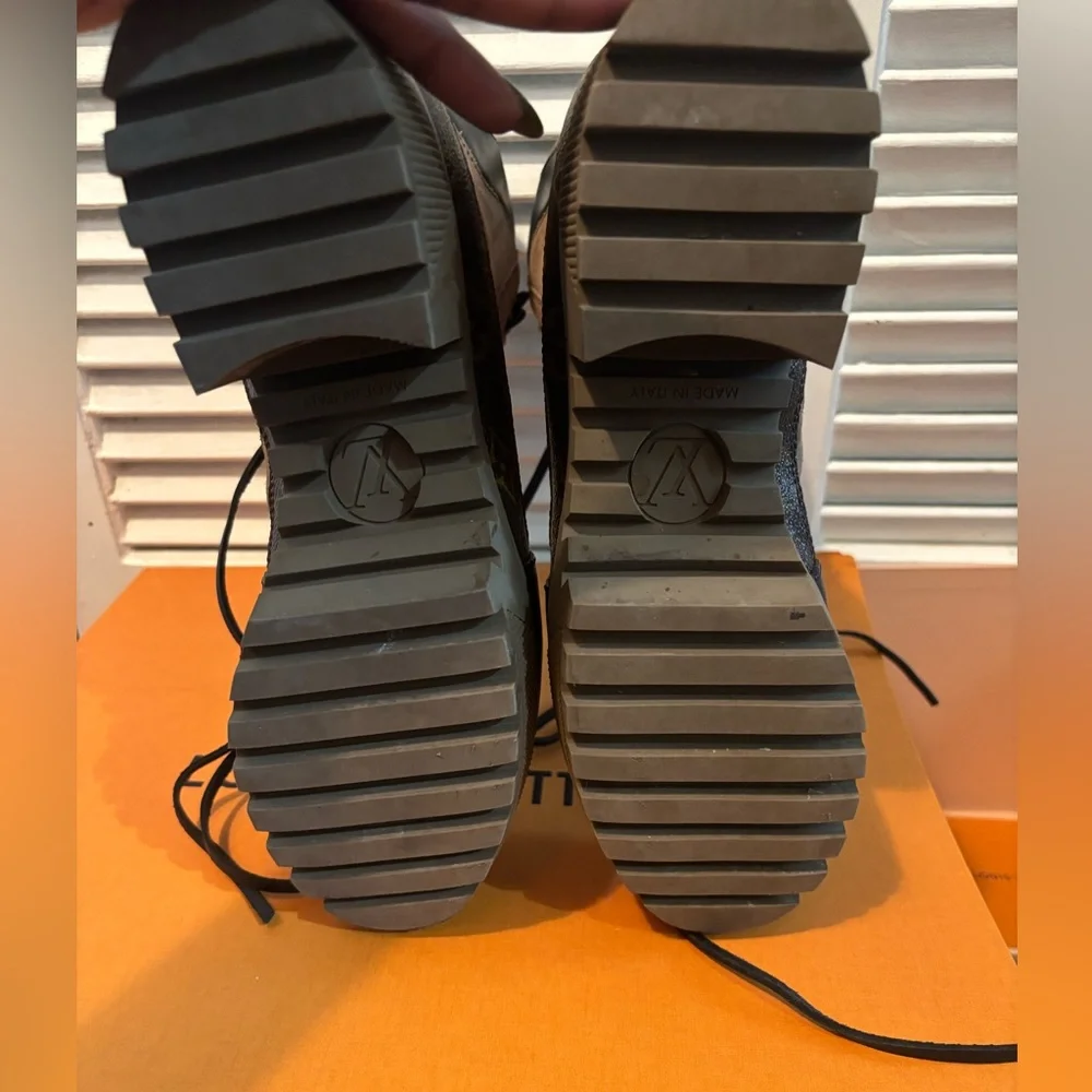 “Authentic Louis Vuitton Combat Boots – Size 38 & half - Picture 2 of 16